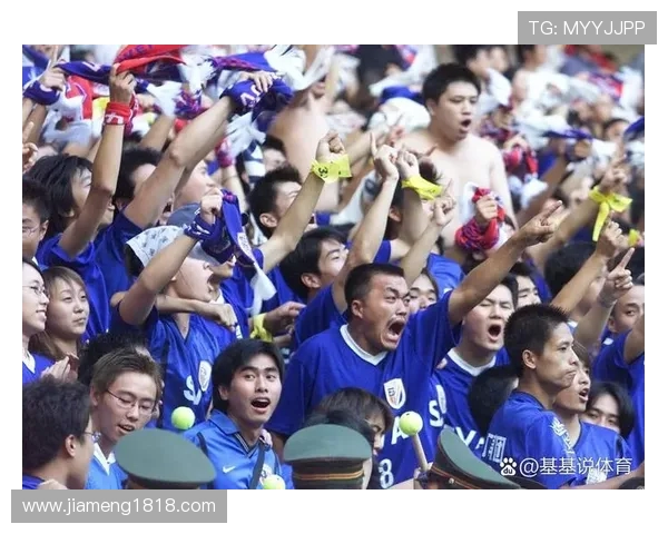 300名盐城球迷为海港助威 因海港梯队球员支援盐城队 300名盐城球迷为海港助威 因海港梯队球员支援盐城队