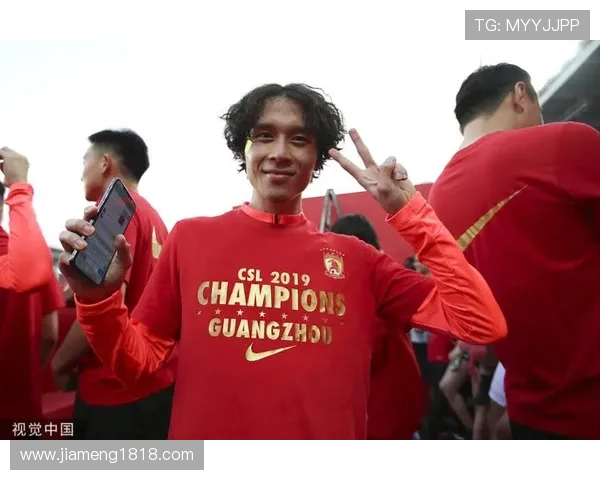 广州队旧将徐彬聚首郑智张修维廖力生再现昔日队友情谊 广州队旧将徐彬聚首郑智张修维廖力生再现昔日队友情谊