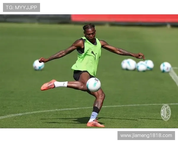 莱奥透露与囧叔关系密切两人常交流足球与生活点滴