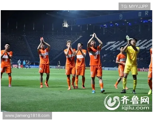 穆斯卡特赛后远征区致谢远征军高唱助威曲暖心时刻展现球队凝聚力量